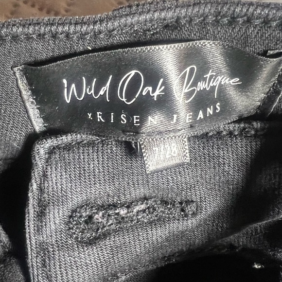 Distressed Black Ankle Jeans - Picture 3 of 3